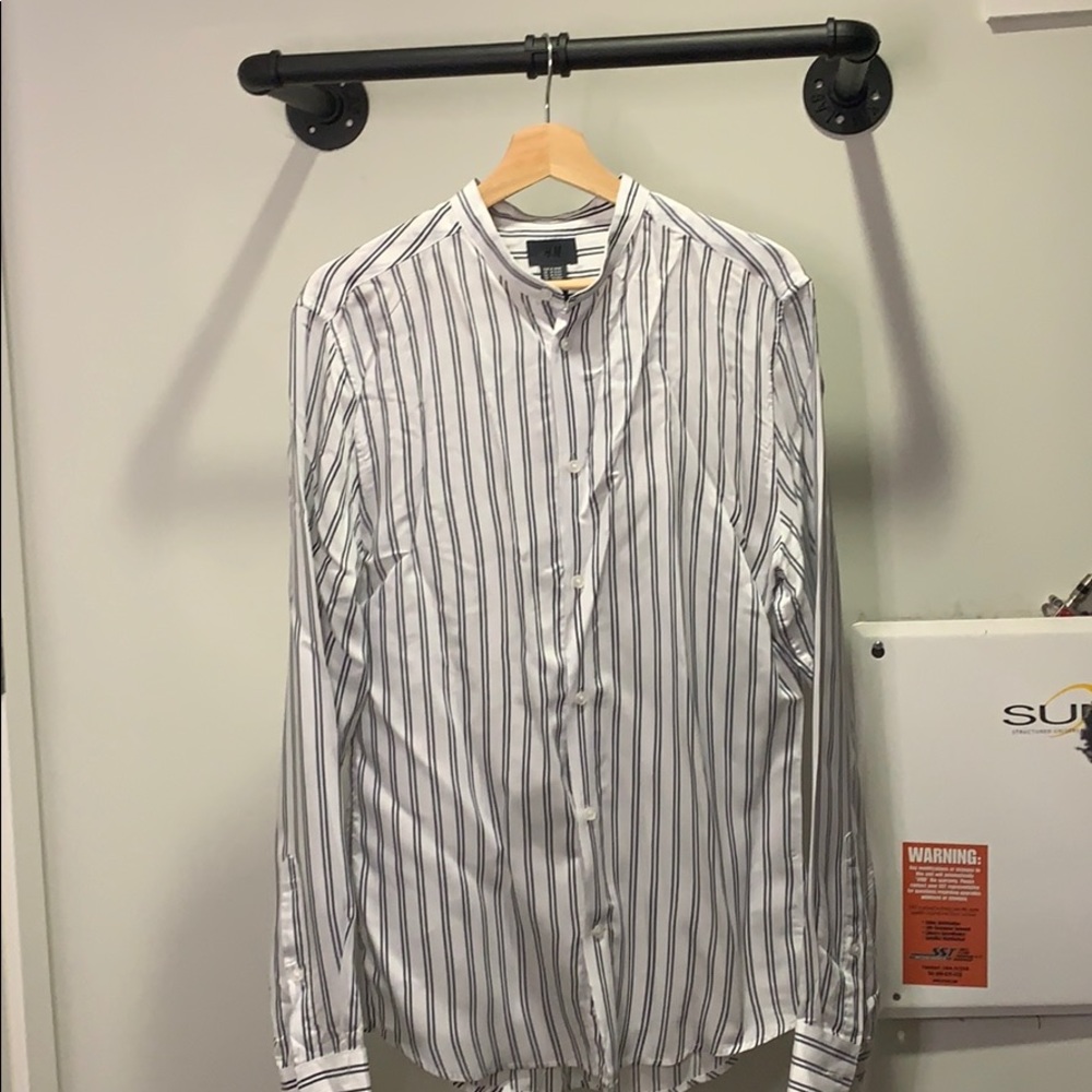 Medium Men's H&M Dress Shirt!